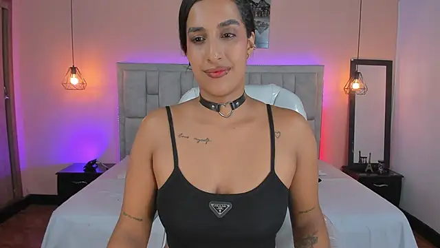 Snapshot of Stefhanyblow chatting on 12/22/24, 10:17 Stefhanyblow online show from 12/22/24, 10:17