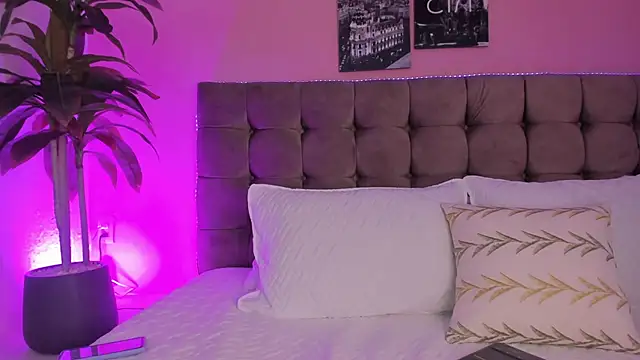 Snapshot of Stefhanyblow chatting on 02/27/25, 12:54 Stefhanyblow online show from 02/27/25, 12:54