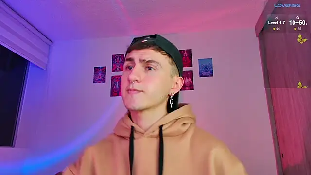 Snapshot of dimitri-bilak chatting on 11/17/25, 11:54 dimitri-bilak online show from 11/17/25, 11:54