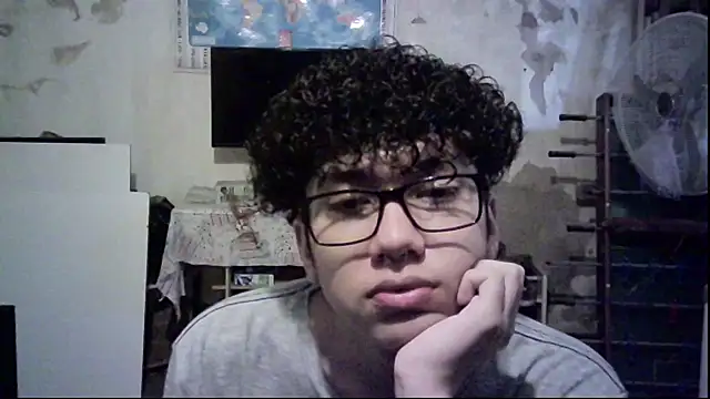 Snapshot of Emv2 chatting on 02/18/26, 06:48 Emv2 online show from 02/18/26, 06:48