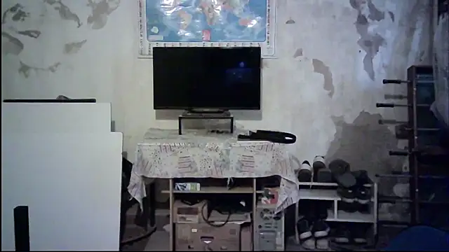 Snapshot of Emv2 chatting on 02/26/26, 06:18 Emv2 online show from 02/26/26, 06:18