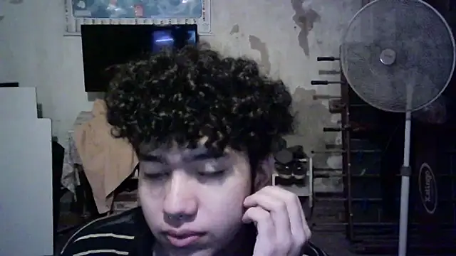 Snapshot of Emv2 chatting on 02/28/26, 06:36 Emv2 online show from 02/28/26, 06:36