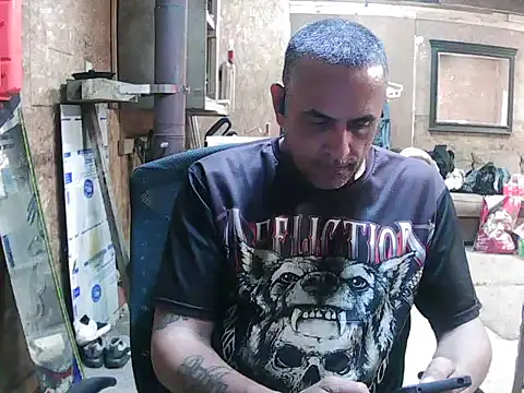 Snapshot of hardcok4u2abuse40 chatting on 10/02/25, 03:57 hardcok4u2abuse40 online show from 10/02/25, 03:57