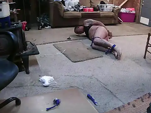 Snapshot of hardcok4u2abuse40 chatting on 10/05/25, 06:12 hardcok4u2abuse40 online show from 10/05/25, 06:12