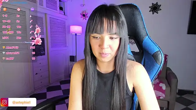 Snapshot of Miss_Nicole chatting on 12/29/24, 04:27 Miss Nicole online show from 12/29/24, 04:27