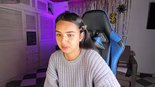 Miss Nicole online show from 01/01/25, 12:32