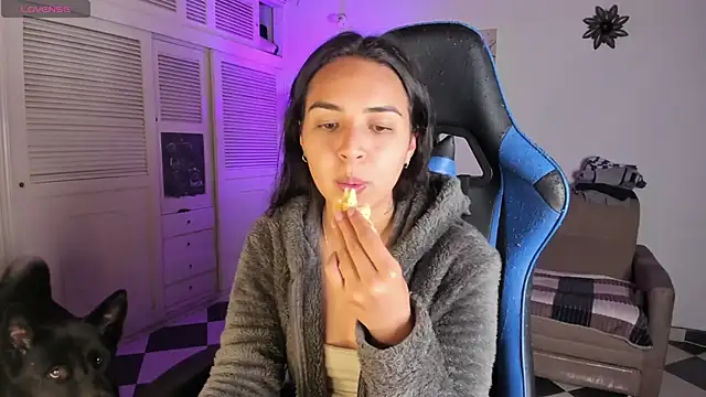 Snapshot of Miss_Nicole chatting on 01/10/25, 01:53 Miss Nicole online show from 01/10/25, 01:53