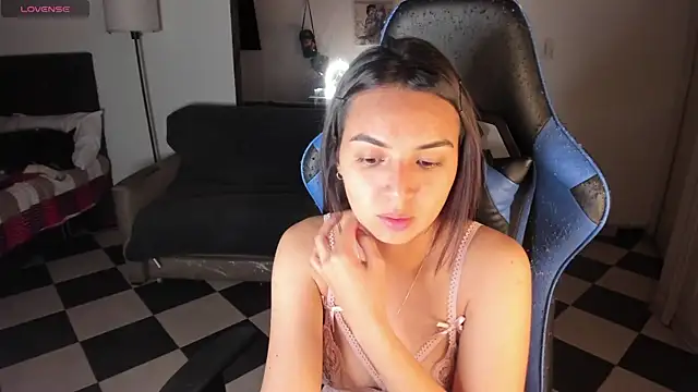 Snapshot of Miss_Nicole chatting on 03/16/25, 02:10 Miss Nicole online show from 03/16/25, 02:10