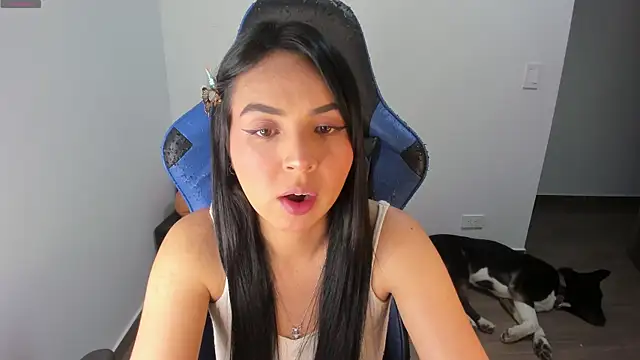 Snapshot of Miss_Nicole chatting on 10/05/25, 01:26 Miss Nicole online show from 10/05/25, 01:26