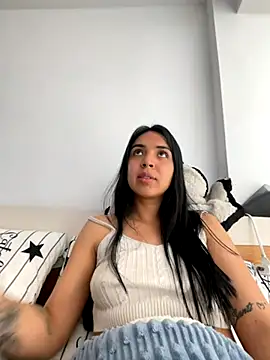 Snapshot of Miss_Nicole chatting on 10/05/25, 08:07 Miss Nicole online show from 10/05/25, 08:07