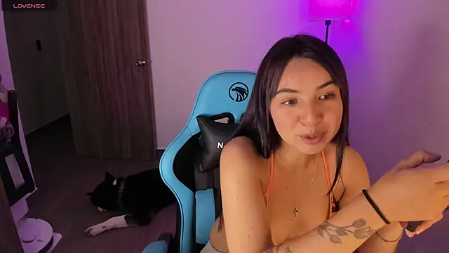 Miss Nicole online show from 02/04/26, 07:31