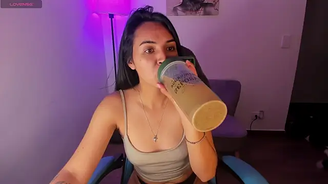 Miss Nicole online show from 04/18/26, 01:09