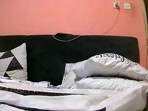 Snapshot of Drama-gal chatting on 01/10/25, 10:50 Drama-gal online show from 01/10/25, 10:50