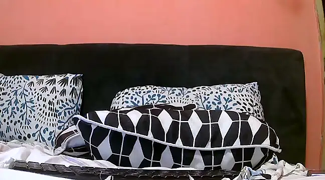 Snapshot of Drama-gal chatting on 03/18/25, 12:03 Drama-gal online show from 03/18/25, 12:03