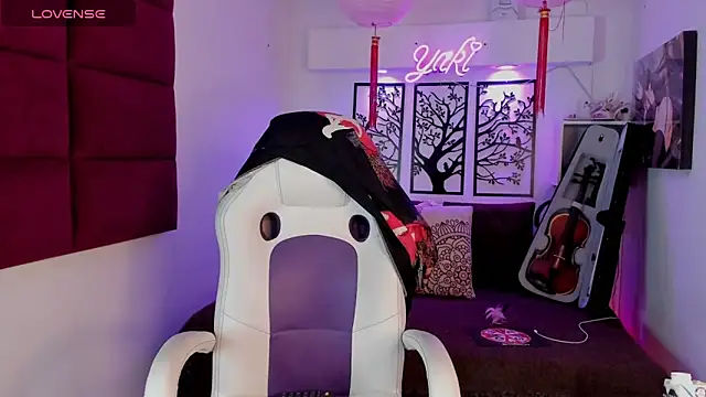 Snapshot of Yaki_Tai chatting on 03/16/25, 06:20 Yaki Tai online show from 03/16/25, 06:20