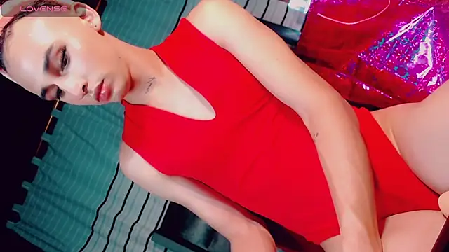 Snapshot of CharlotteBigCock chatting on 02/25/25, 04:10 CharlotteBigCock online show from 02/25/25, 04:10