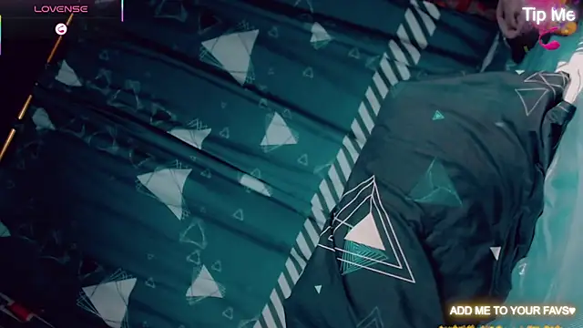 Snapshot of CharlotteBigCock chatting on 12/20/25, 01:51 CharlotteBigCock online show from 12/20/25, 01:51