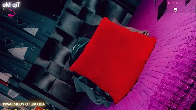 Snapshot of CharlotteBigCock chatting on 01/17/26, 02:22 CharlotteBigCock online show from 01/17/26, 02:22