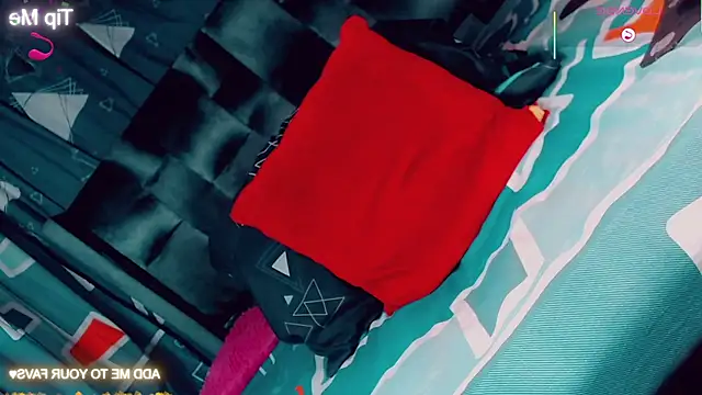 Snapshot of CharlotteBigCock chatting on 02/08/26, 02:20 CharlotteBigCock online show from 02/08/26, 02:20