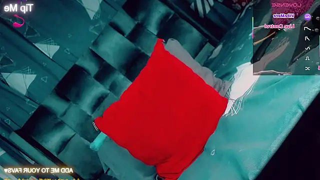 Snapshot of CharlotteBigCock chatting on 02/26/26, 02:27 CharlotteBigCock online show from 02/26/26, 02:27