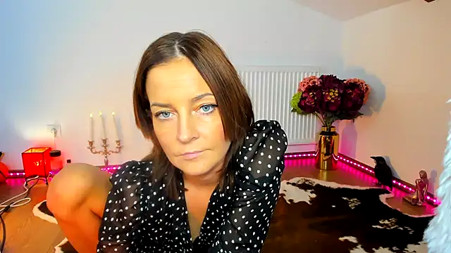 Snapshot of ViciousSiren chatting on 11/25/25, 05:02 ViciousSiren online show from 11/25/25, 05:02