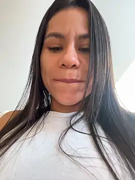 Snapshot of Reggie-Liam chatting on 02/18/26, 07:43 Reggie-Liam online show from 02/18/26, 07:43