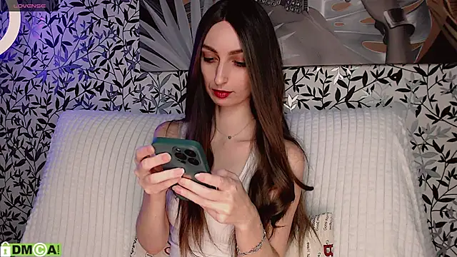  Amelle  online show from 11/24/25, 03:34