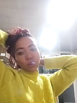 Snapshot of millaKatt chatting on 09/14/25, 05:28 millaKatt online show from 09/14/25, 05:28