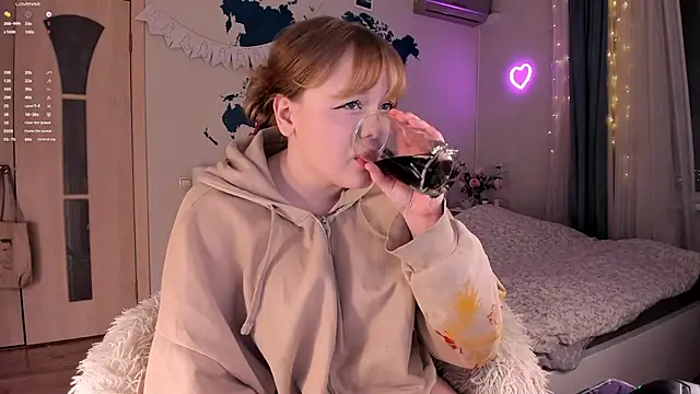 LisaLaas online show from 12/11/24, 02:44