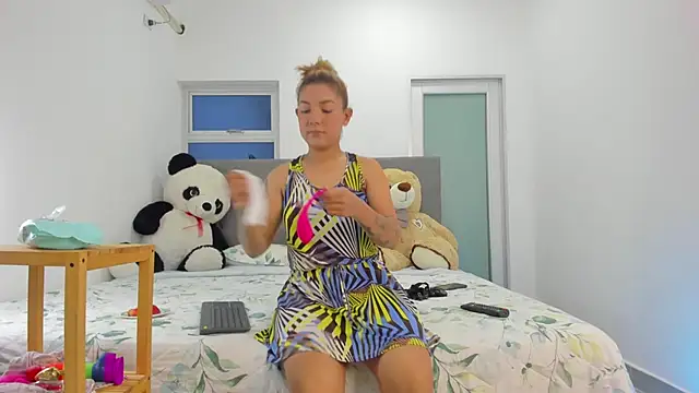 Snapshot of SEJMET_LOVE_ chatting on 01/11/25, 11:02 SEJMET LOVE  online show from 01/11/25, 11:02