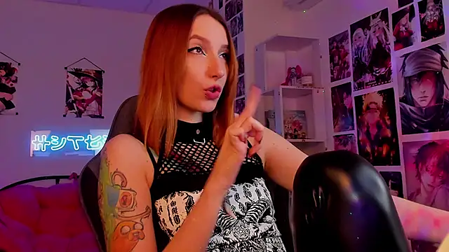 Snapshot of PrettyReckess chatting on 12/23/24, 08:00 PrettyReckess online show from 12/23/24, 08:00