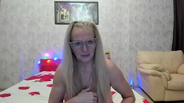 TrueFoxyyy online show from 03/09/26, 04:33