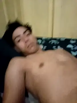 Snapshot of SEBASTHIAN chatting on 02/12/25, 10:26 SEBASTHIAN online show from 02/12/25, 10:26