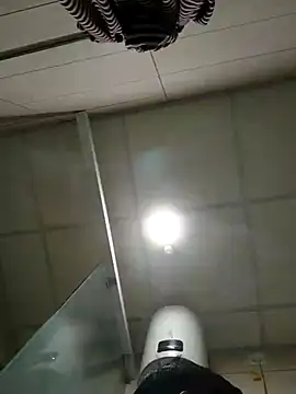 Snapshot of bigdickfuckuu chatting on 12/17/25, 06:41 bigdickfuckuu online show from 12/17/25, 06:41