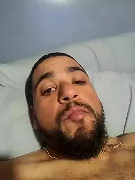 Snapshot of ositomanzo chatting on 10/19/25, 04:02 ositomanzo online show from 10/19/25, 04:02