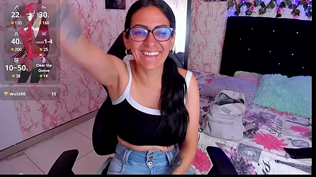 Snapshot of alma_blue chatting on 12/08/24, 10:36 alma blue online show from 12/08/24, 10:36