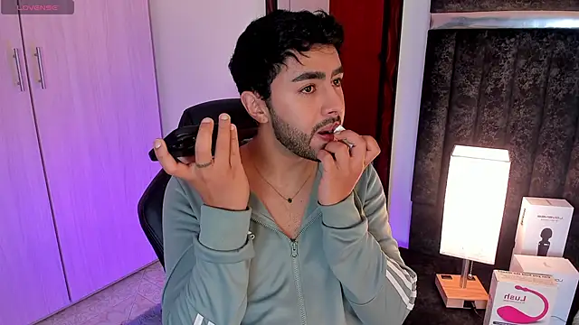 ItsMeEros online show from 02/23/25, 09:16