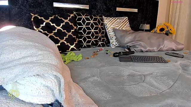 ItsMeEros online show from 03/18/25, 12:38