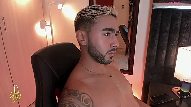 ItsMeEros online show from 10/04/25, 11:58