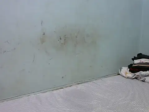 QUEEN-MARIAN online show from 11/17/25, 09:09