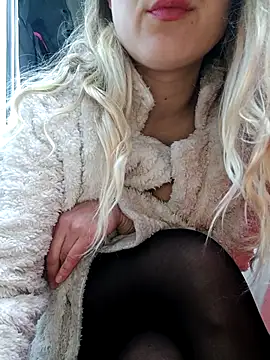 dolcehelena993 online show from 02/24/26, 10:13