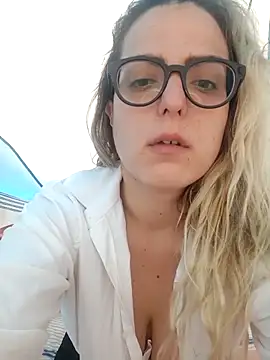 dolcehelena993 online show from 04/21/26, 01:28