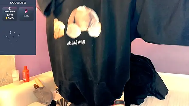 Snapshot of Littlepinkcat chatting on 02/01/25, 07:13 Littlepinkcat online show from 02/01/25, 07:13