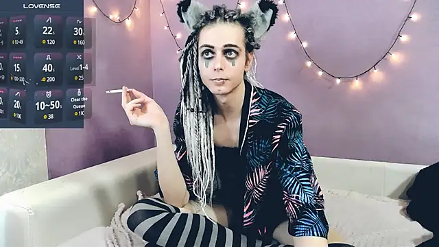 Snapshot of Littlepinkcat chatting on 02/12/25, 05:05 Littlepinkcat online show from 02/12/25, 05:05