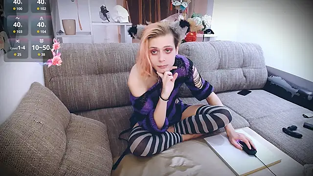 Snapshot of Littlepinkcat chatting on 11/23/25, 01:05 Littlepinkcat online show from 11/23/25, 01:05