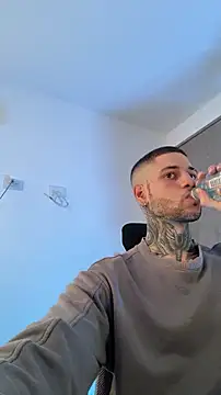  jamesleandros1 online show from 02/03/26, 04:01