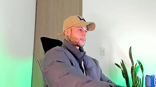  jamesleandros1 online show from 03/10/26, 03:00