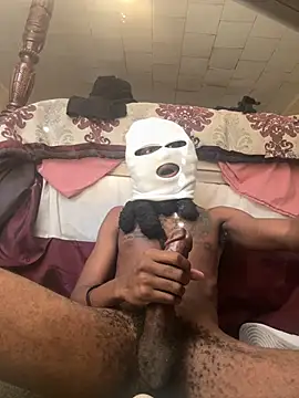 Snapshot of BigSkii chatting on 12/25/24, 08:17 BigSkii online show from 12/25/24, 08:17