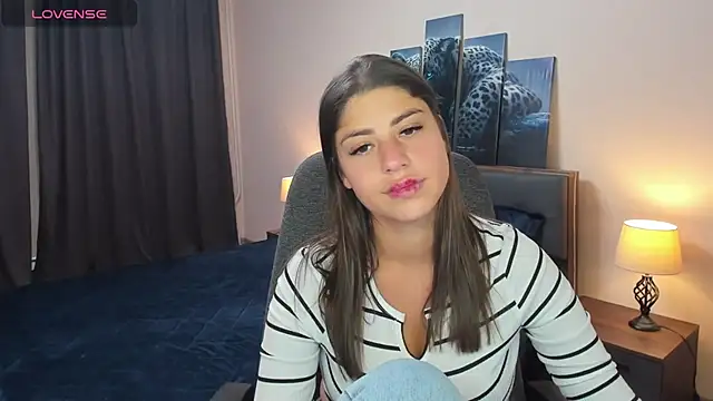 Snapshot of MaryMayson chatting on 02/19/25, 04:00 MaryMayson online show from 02/19/25, 04:00