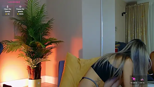 Avril Cyrus online show from 02/16/26, 08:10